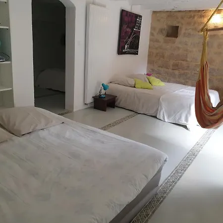 Au Fil Des Hirondelles